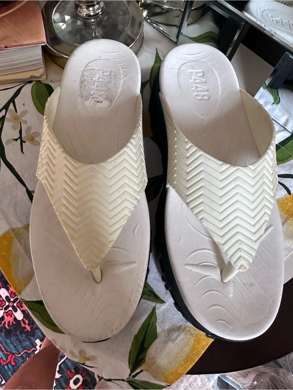 P448 Chevron Thong Sandals in Cream